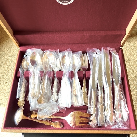 Vintage Other - 1964 Vtg 44 pc serving forks spoon Wm Rogers Melody Camelot Silverplate Flatware